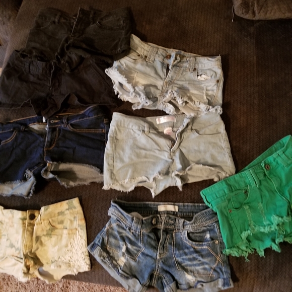 Shorts - Picture 2 of 2